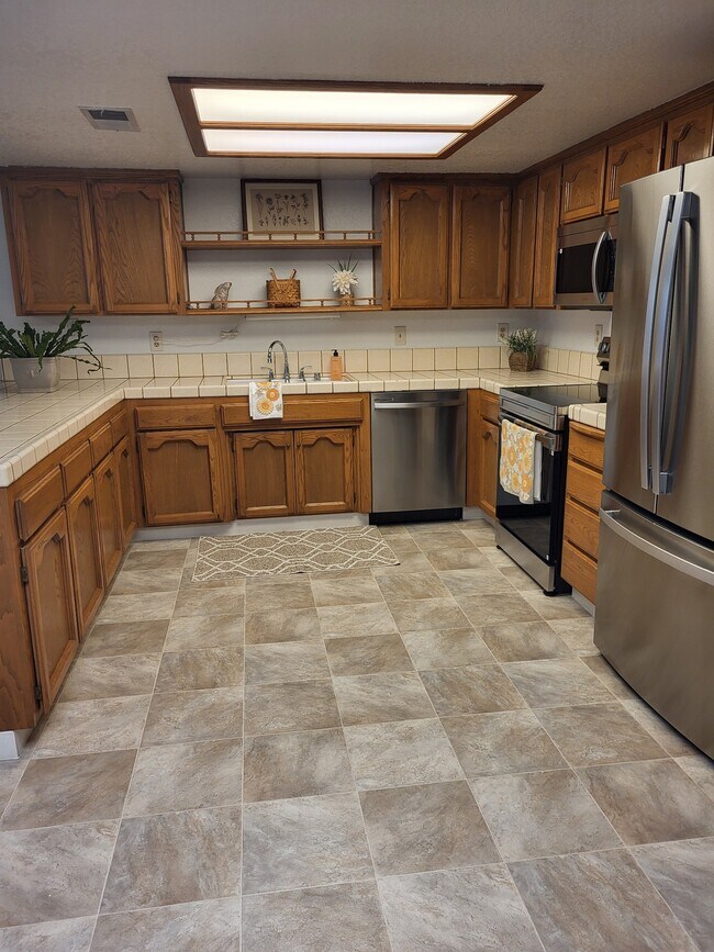 Foto del edificio - 49400 River Park Rd