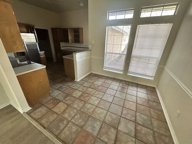 Foto del edificio - 3 bedroom 2 bath 2 car garage home for rent