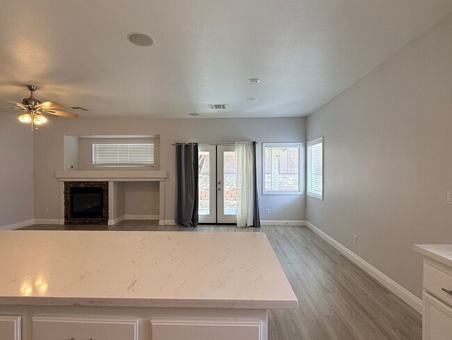 Building Photo - 10661 Bardilino St