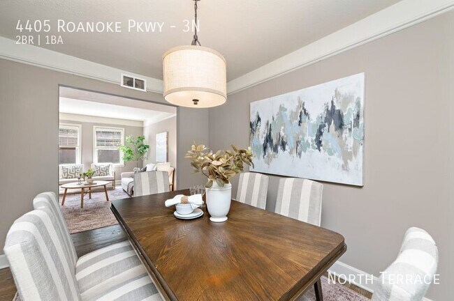 Foto del edificio - 4405 Roanoke Pkwy