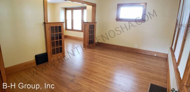 Building Photo - 3 br, 1 bath House - 4424 19th Ave