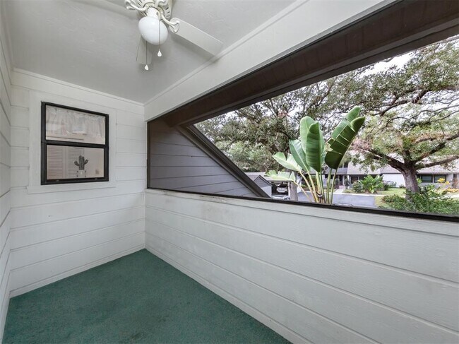 Foto del edificio - 3222 Golden Eagle Ln