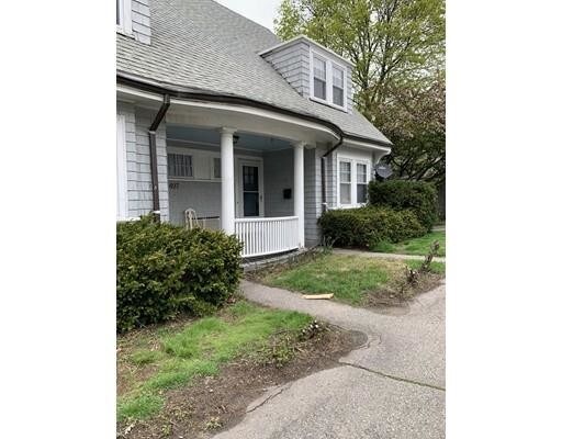 Primary Photo - 495 Heath St