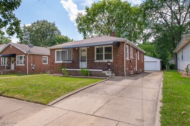 Building Photo - 1036 Bertha Ave