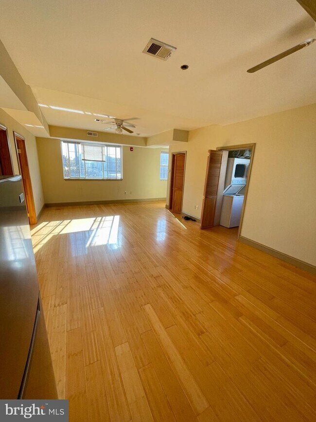 Foto del edificio - 2335 Ellsworth St