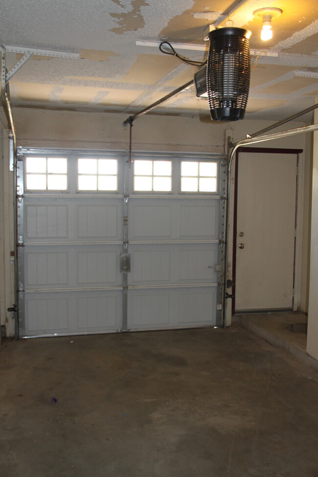 Building Photo - 24 Cherrywood Square