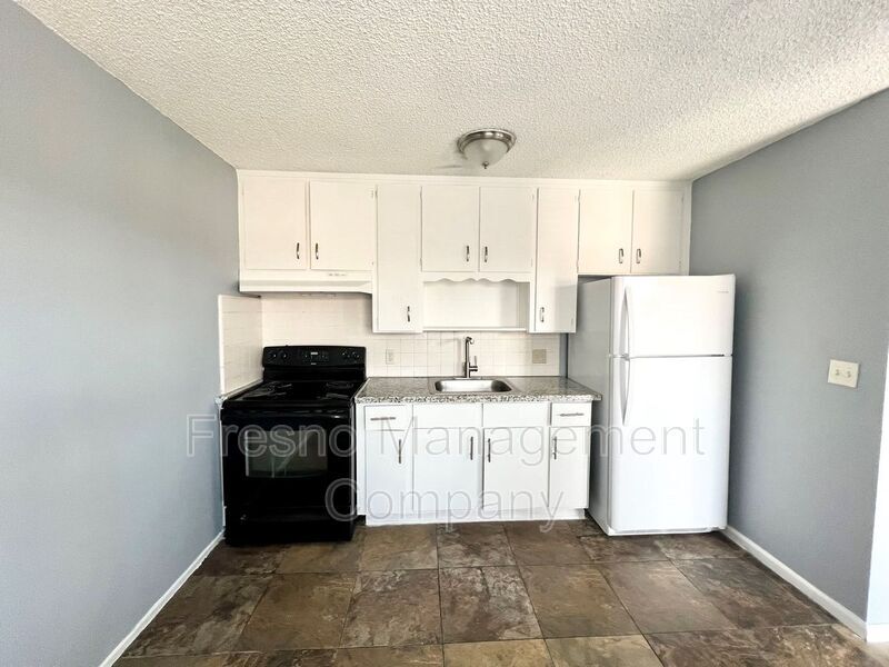423 S Dearing Ave Unit H, Fresno, CA 93702 Condo for Rent in Fresno