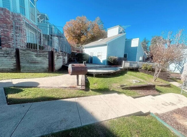 Foto del edificio - 3406 Country Club Dr W