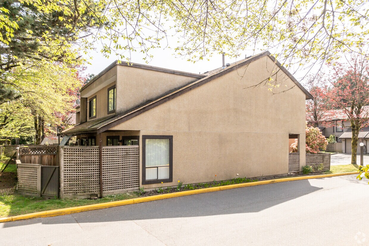 Photo du bâtiment - Westland Townhomes