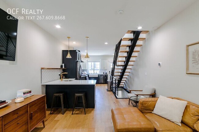 Building Photo - Gorgeous Fishtown Home