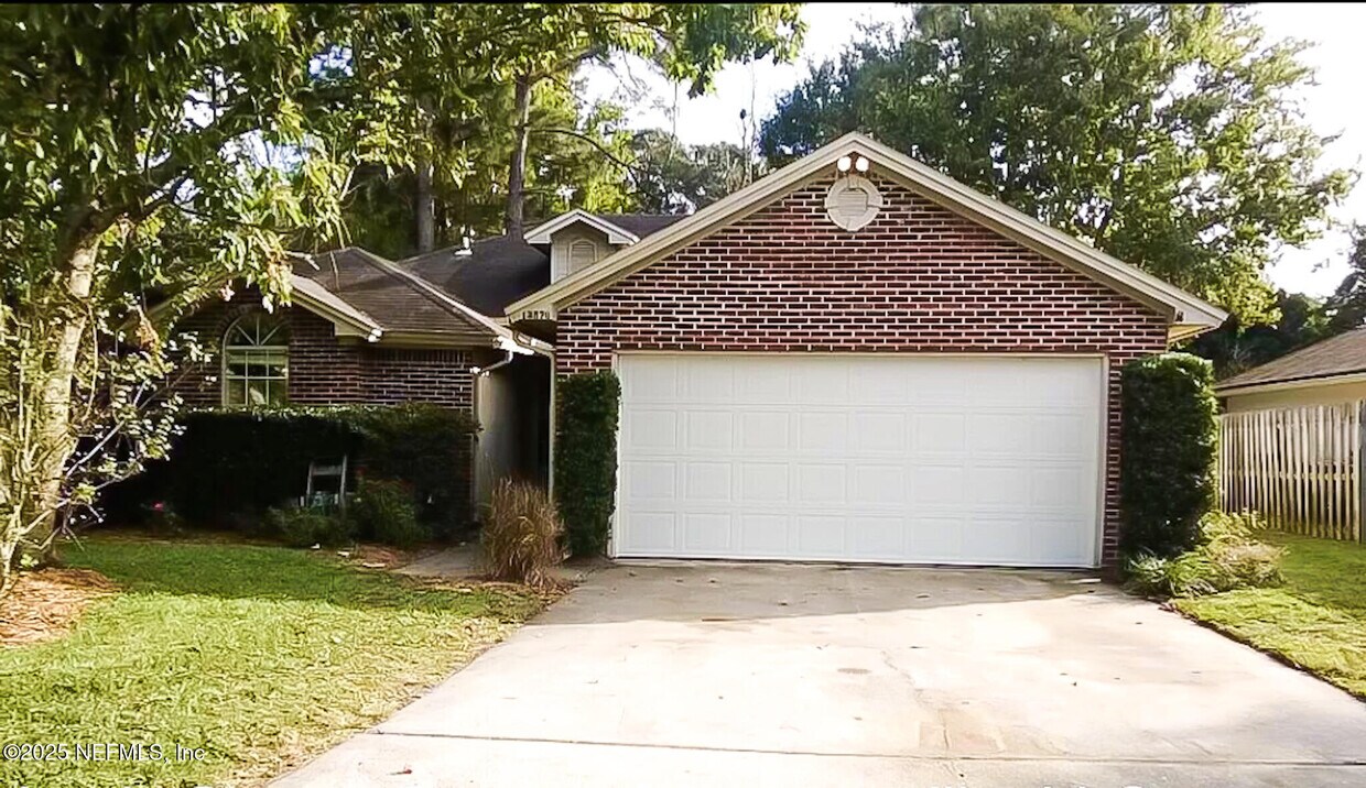 Foto principal - 13576 Capistrano Dr S