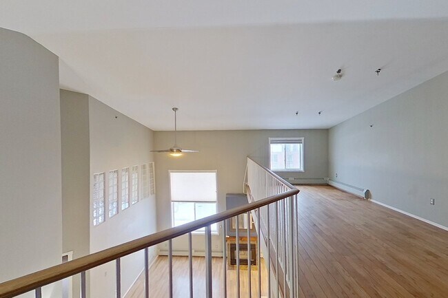 Photo du bâtiment - 10331-106 106 St