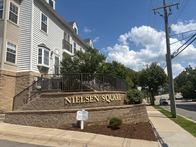 Foto del edificio - 1105 Freesia Ct