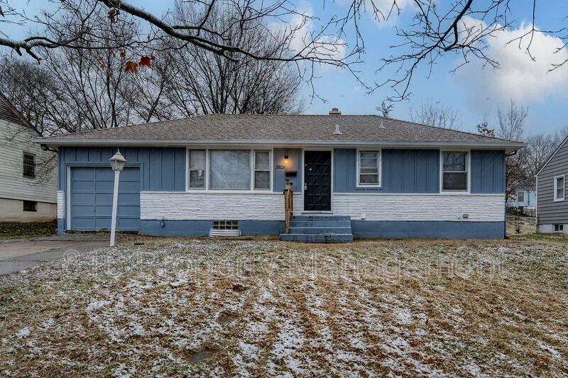 Foto principal - 3828 E 72nd Terrace