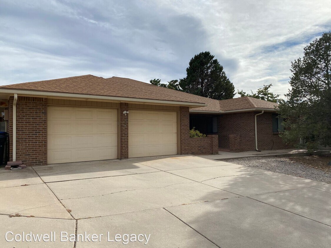 Foto principal - 3 br, 2.5 bath House - 9432 San Rafael NE