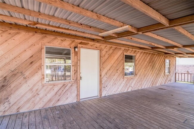 Building Photo - 299 Pine Harbor Dr