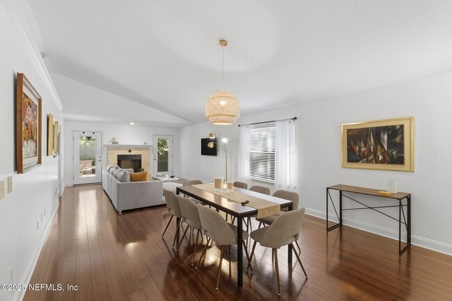 Building Photo - 128 Seminole Rd