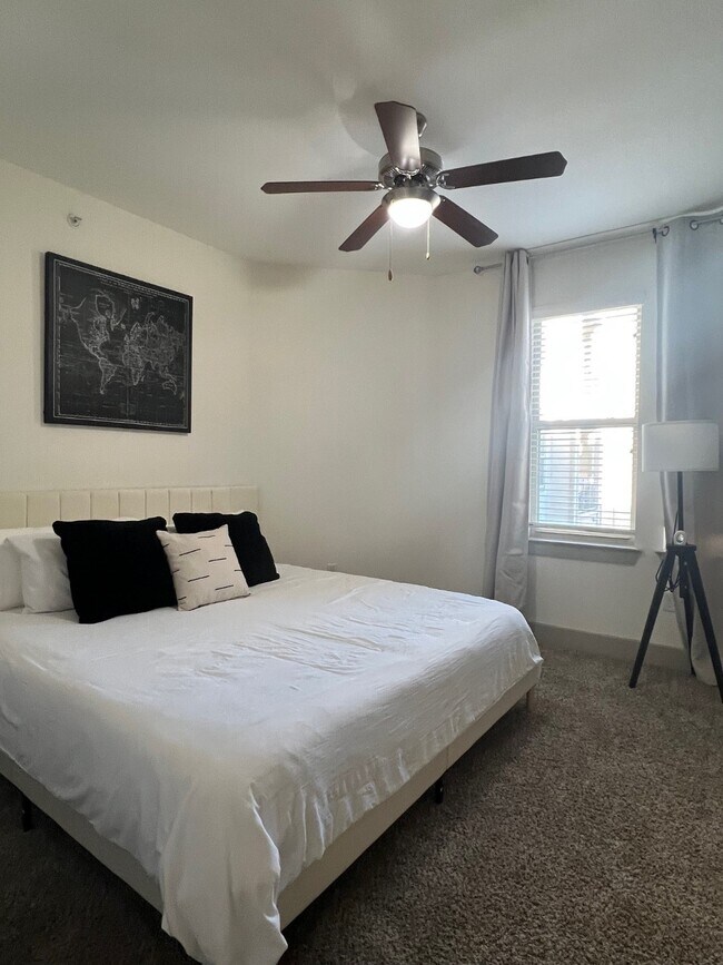 Foto del edificio - 145 Heights Blvd