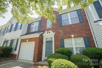 Building Photo - 6021 Queens Walk Ct