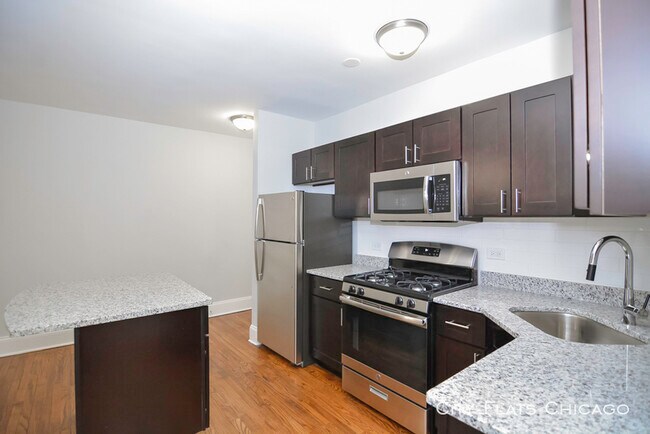 Building Photo - 1609 W Juneway Terrace