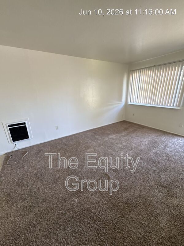 Foto del edificio - 331 E Elm St