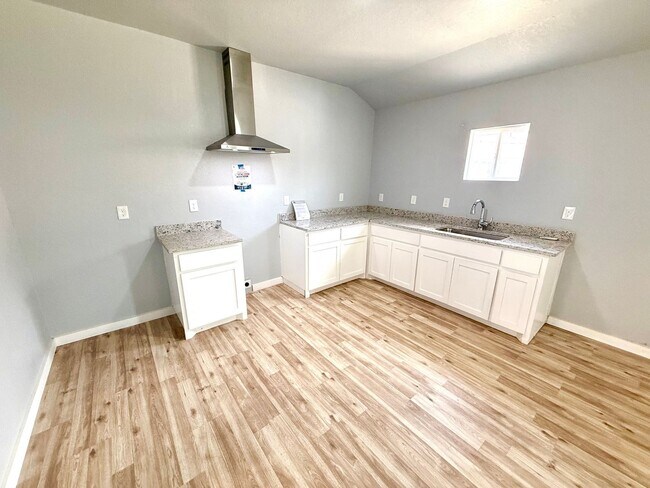 Building Photo - 2706 Observation Dr