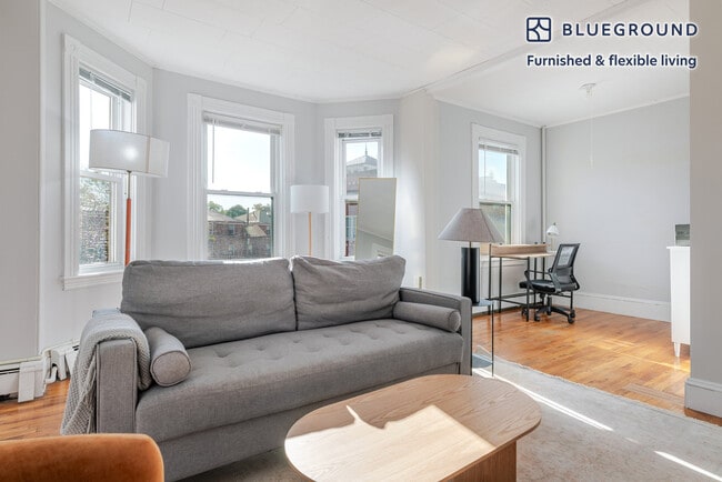 Building Photo - 4 Sherman St