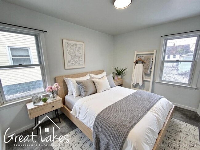 Foto del edificio - Charming 2 Bedroom 1 Bathroom now available for rent