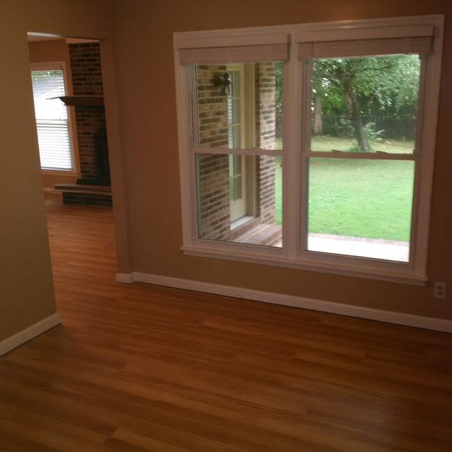 Foto del edificio - 8438 Hogan Dr SE