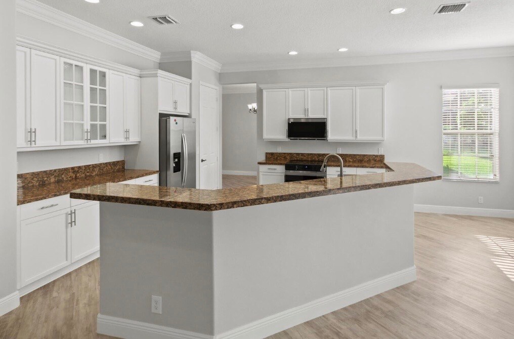 Foto principal - 9845 Cobblestone Creek Dr