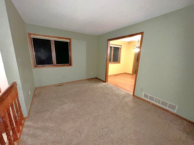 Building Photo - 502 Prairie Ln