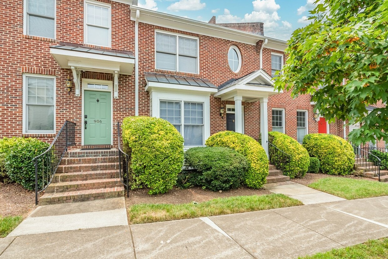 **APPLICATION PENDING** Available mid-July! 2 Bedroom, 2.5 bath Southern Village Stunner! - Available mid-July! 2 Bedroom, 2.5 bath Southern Village Stunner!