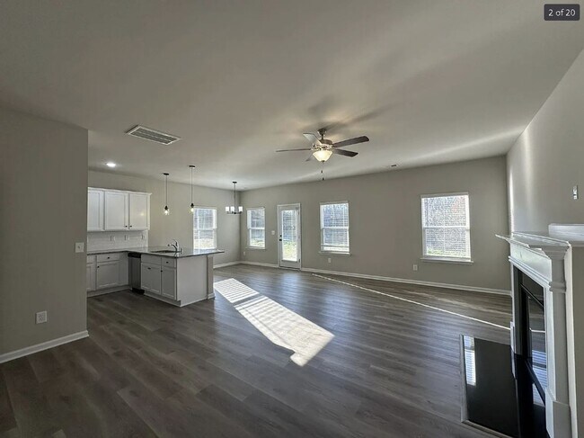 Foto del edificio - 9050 Stoney Waters Ct