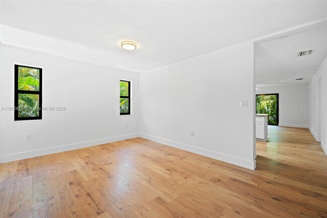 Building Photo - 3125 Virginia St