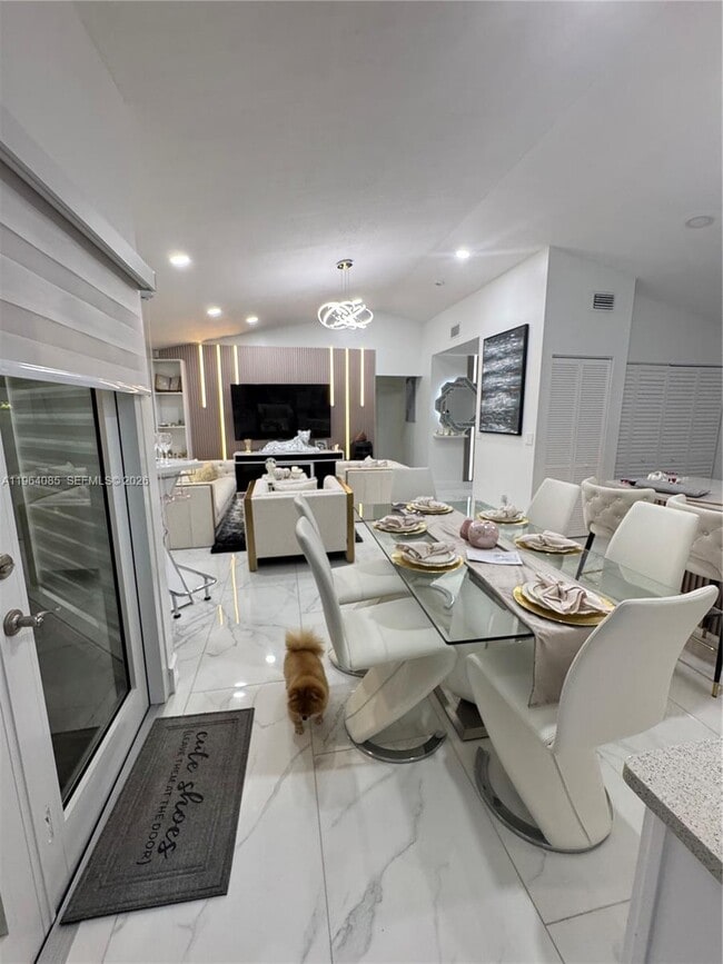 Foto del edificio - 11761 NW 12th St