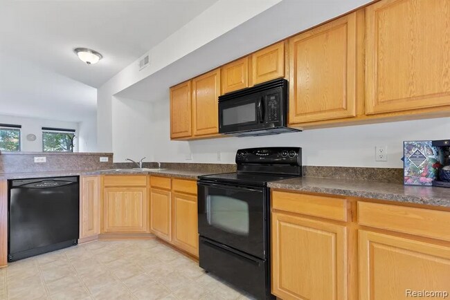 Kitchen - 3064 Schoolhouse