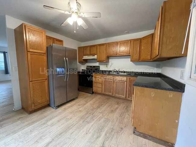 Foto del edificio - 4211 Beechmount Ave