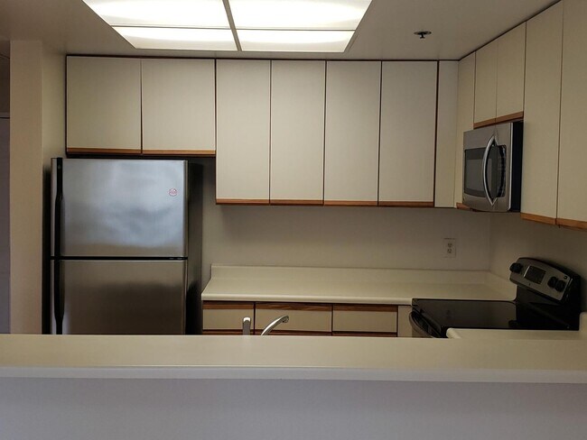 Foto del edificio - Superb Location for this Spacious Downtown...