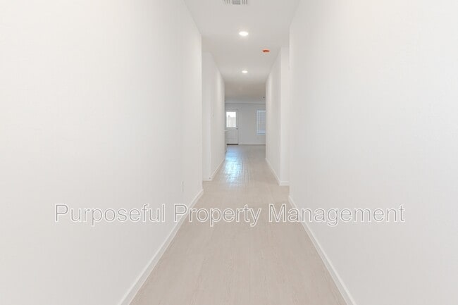 Building Photo - 3717 Los Cabos Dr