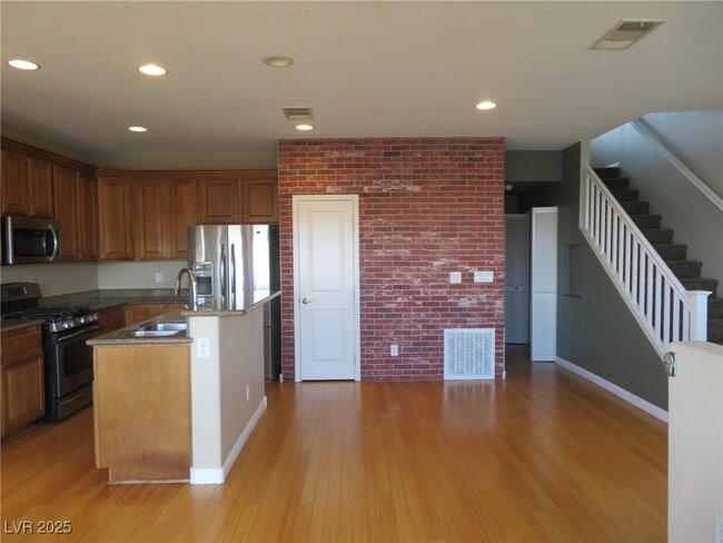 Building Photo - 9342 Autumn View Ave
