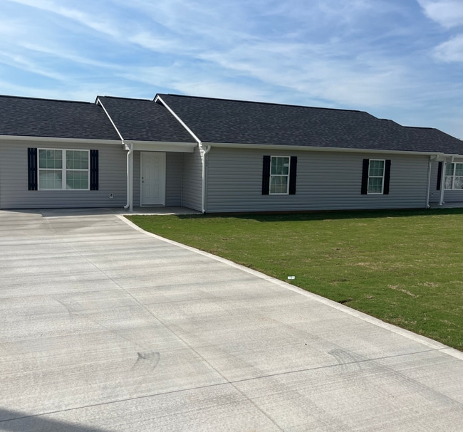 Building Photo - 3945 Greenpond Rd