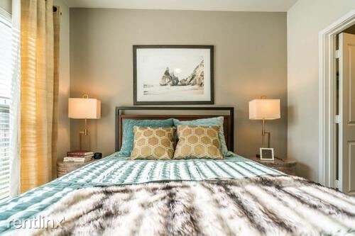 Building Photo - 1 br, 1 bath  - 25959 Westheimer Pkwy