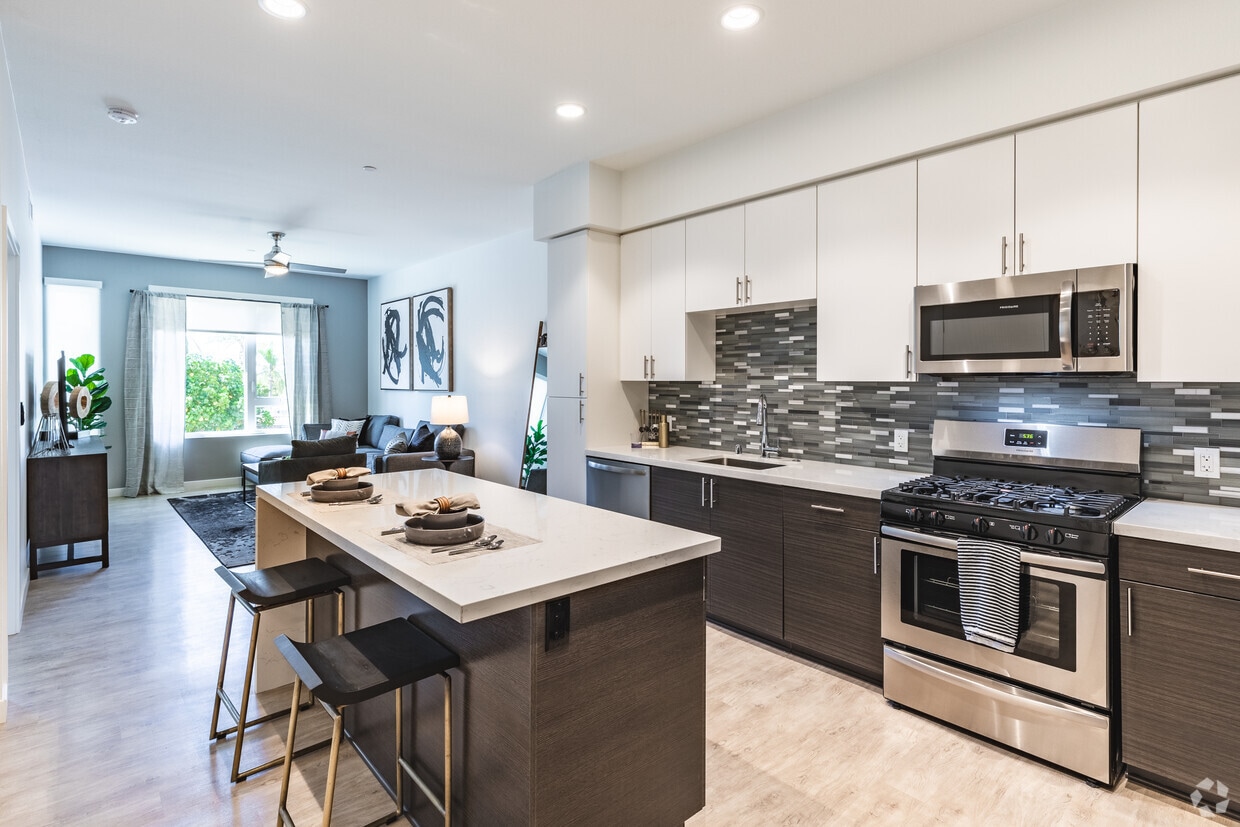Island Kitchens - Urbana Chula Vista Apartments