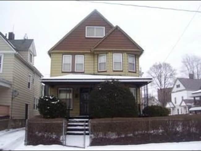 Photo - 1349 Russell Rd House