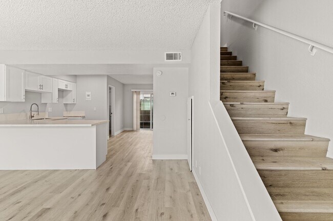 Building Photo - 1012 Mission Drive