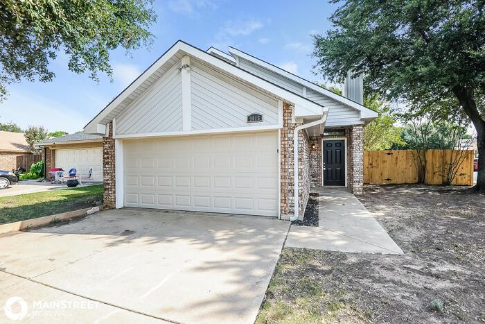 Primary Photo - 9013 Gainsborough Ct, Fort Worth, TX 76134
