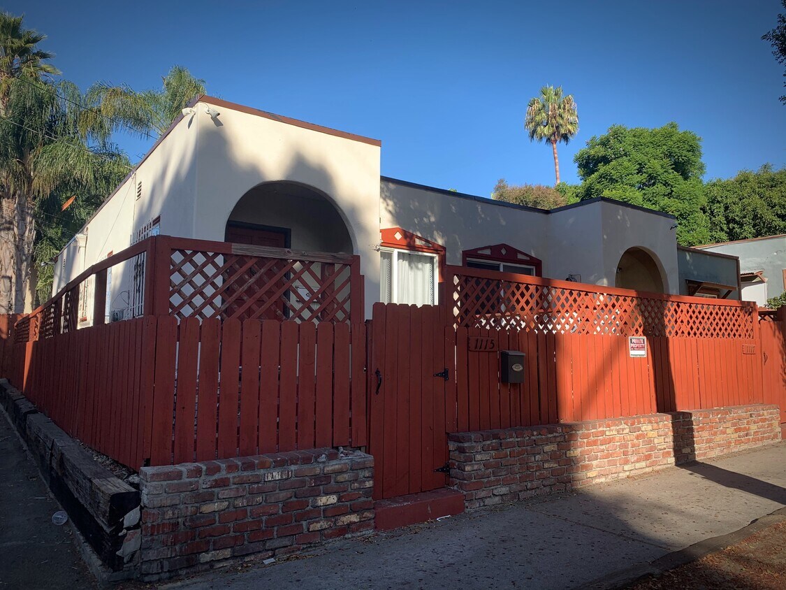 Primary Photo - 1117 N Curson Ave