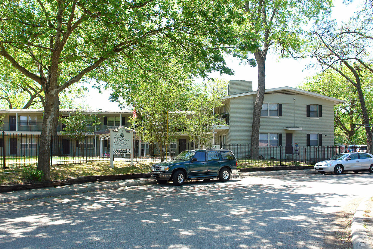 Building Photo - Elmhurst Place Apartments