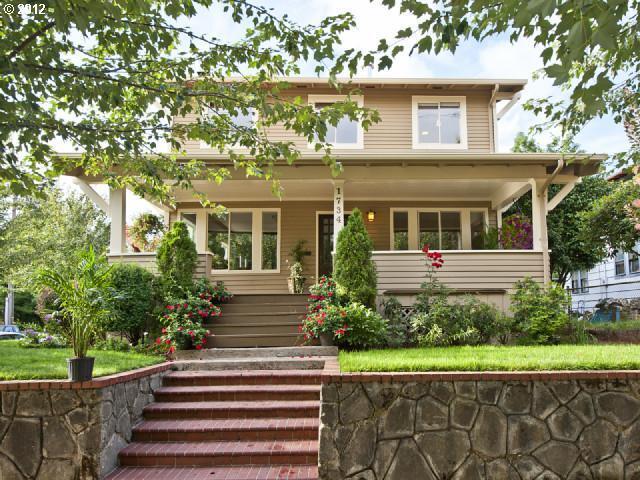 Foto principal - Remodeled Portland 3 Bd/2 Bth Craftsman Home.