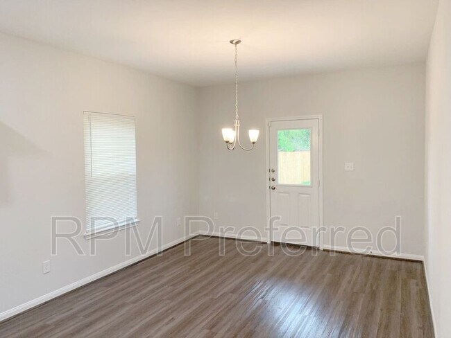 Foto del edificio - 9026 Everglade Dr